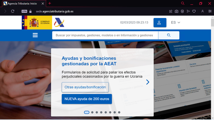 Se muestra la página oficial de la Agencia Tributaria, en la que se muestra la ayuda oficial de 200 euros