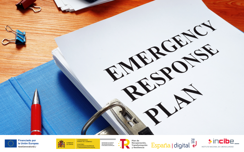 Imagen de cuaderno con titulares de emergencia, respuesta y plan