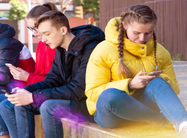Redes sociales en la adolescencia
