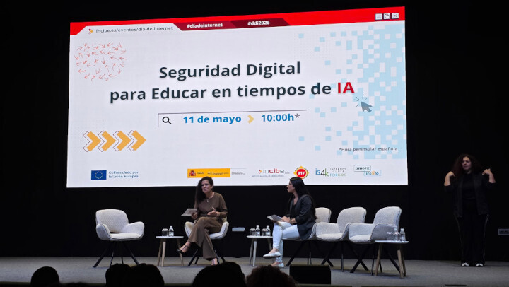 Día de Internet 2026: Ángela G. Valdés, técnico de la Línea de Ayuda en Ciberseguridad de INCIBE, con @susi.profe, profesora y creadora de vídeos educativos