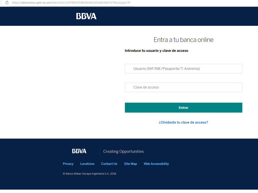 Se muestra el formulario de acceso a BBVA para iniciar sesión con las credenciales en la web falsa.