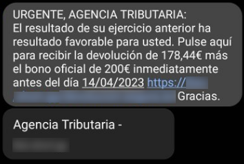 Se muestra un SMS de supuestamente de la agencia tributaria indicándole al receptor de una devolución del ejercico 2022 junto con el bono social de 200 euros