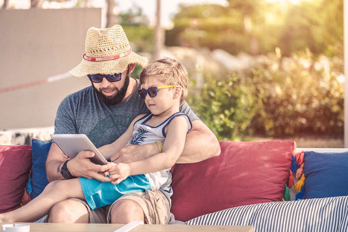 Padre_hijo_lecturas_recomendadas_verano