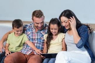 Cómo navegar de forma segura en familia: protegiendo y educando online