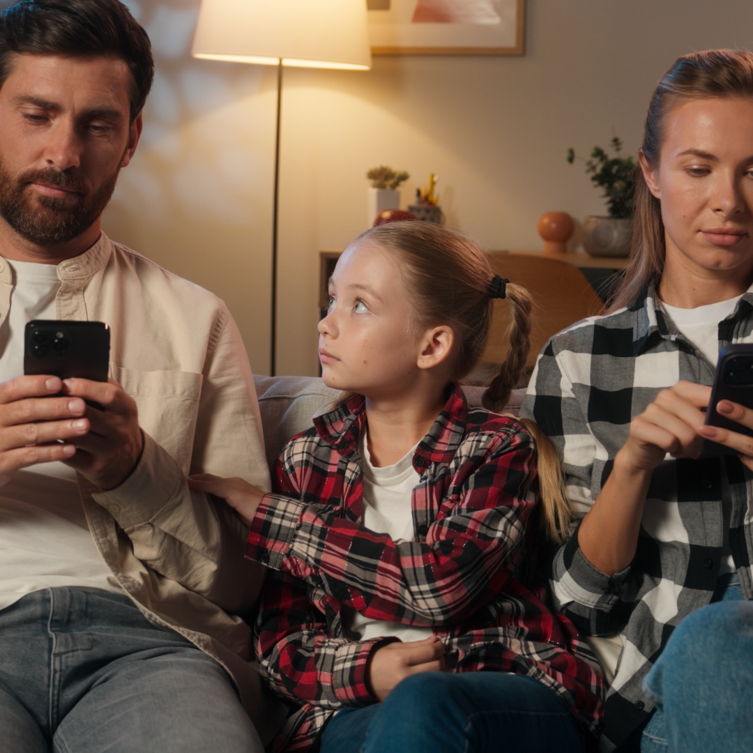 Educar con el ejemplo, la clave para frenar el ciberacoso